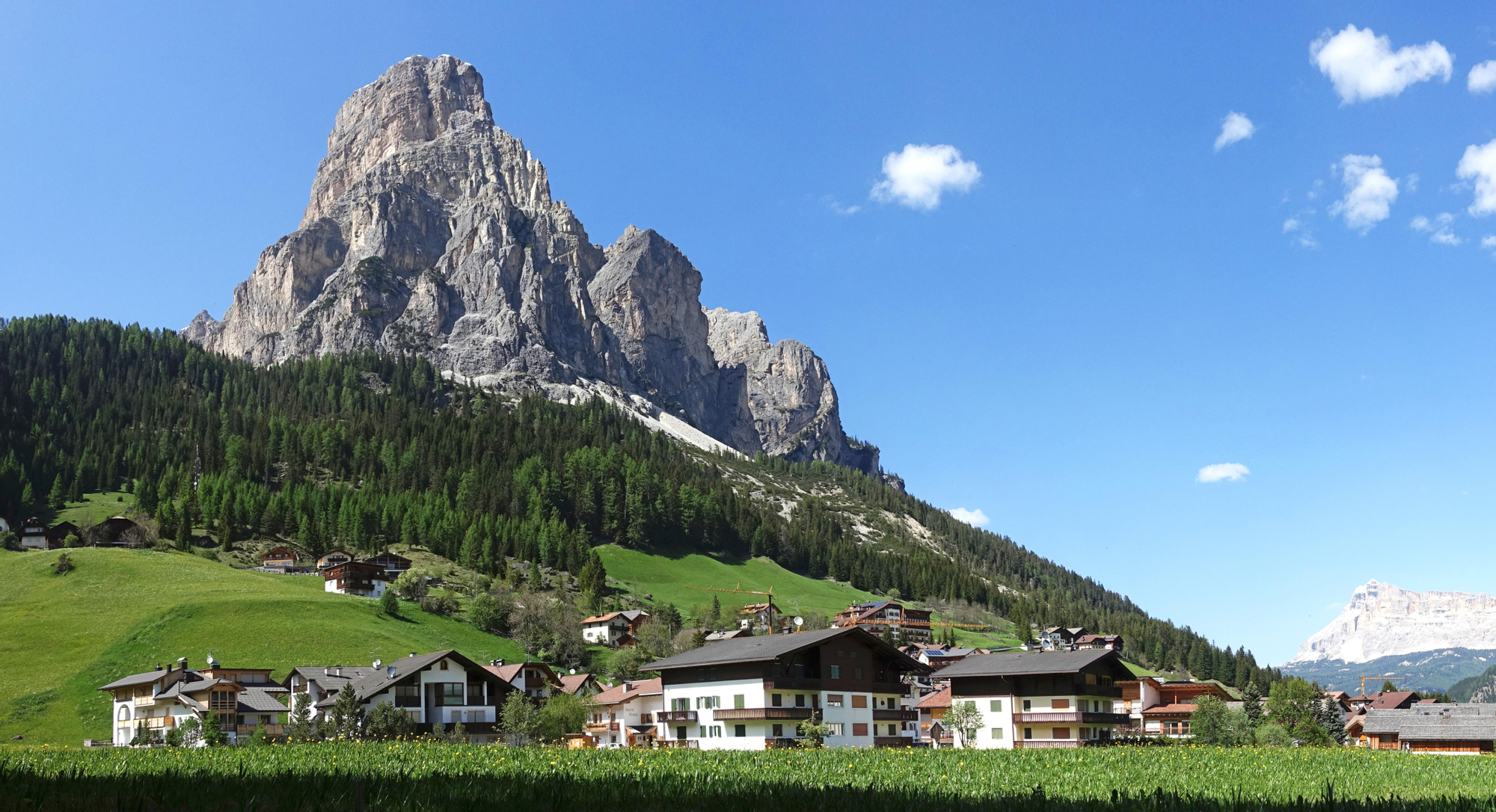Hotel Sassongher en Corvara, al pie de las Dolomitas