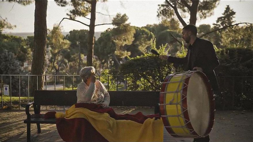 Broncano hace su primera aparición en TVE, con bombo incluido, en la final de la Eurocopa: "¡Señora, que me voy a La 1!"