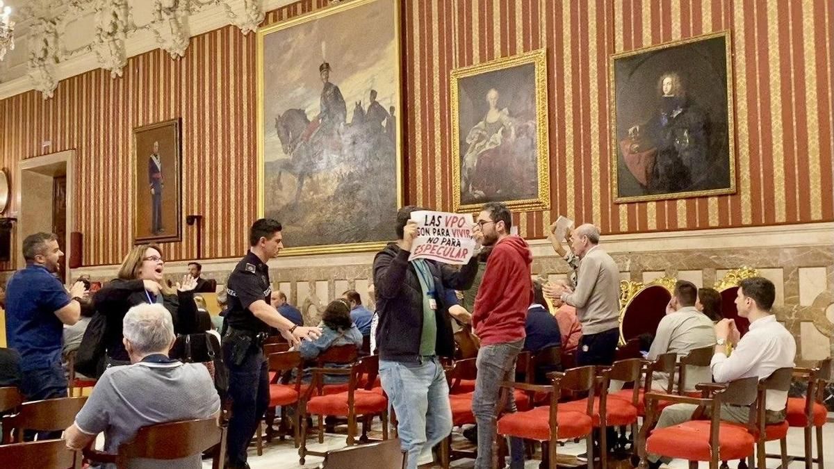 El mapa de la desigualdad reabre el debate en Sevilla y el alcalde admite "no gustarle" los altos precios de las VPO