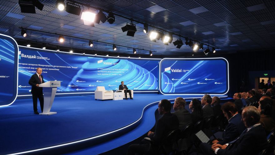 Putin responde a Trump que Rusia no es un "tigre de papel" y enumera logros en el frente