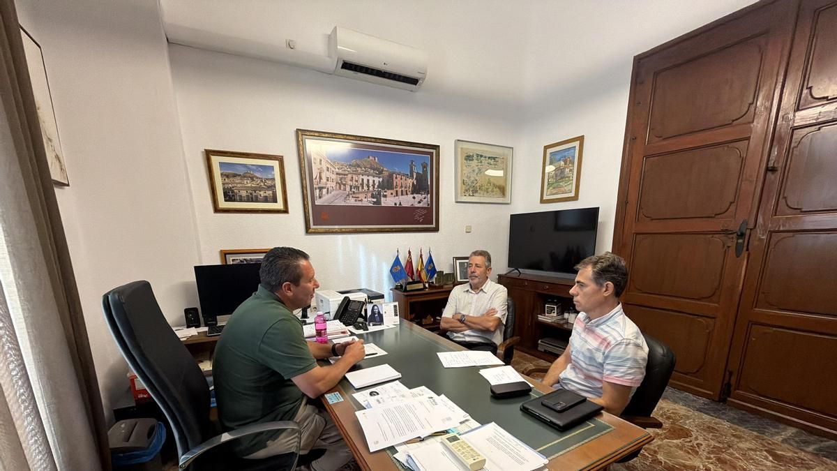 Encuentro entre el alcalde de Mula y representantes de UPA-Murcia