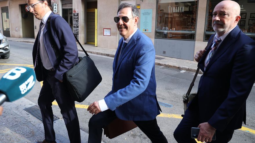 "Duro y en la cabeza, que les duela": los WhatsApps que incriminan a los antiguos investigadores del caso Cursach