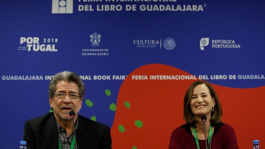 Lavín y Pérez Gay hacen alegato a favor del cuento y de su tradición mexicana