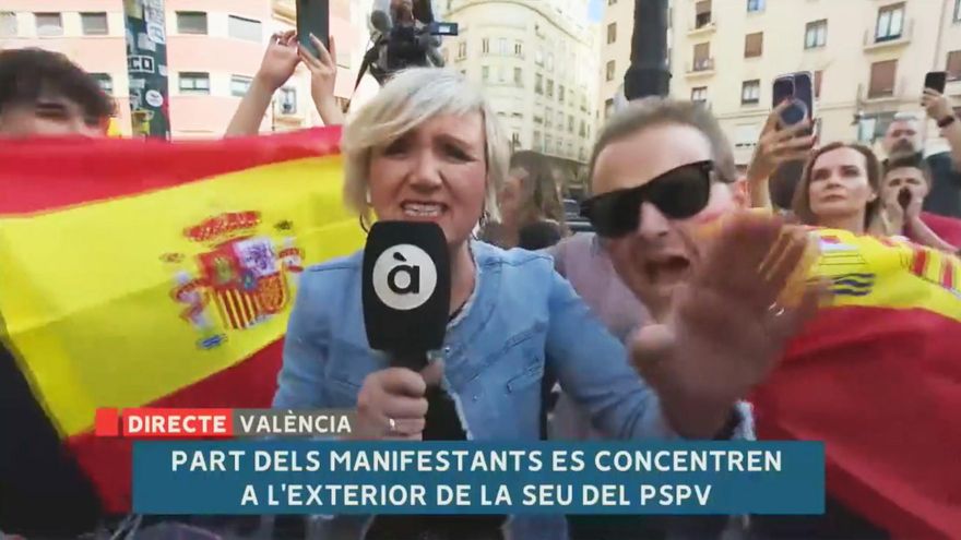 Los reporteros de À Punt agredidos en una protesta contra la amnistía denuncian los hechos en Fiscalía