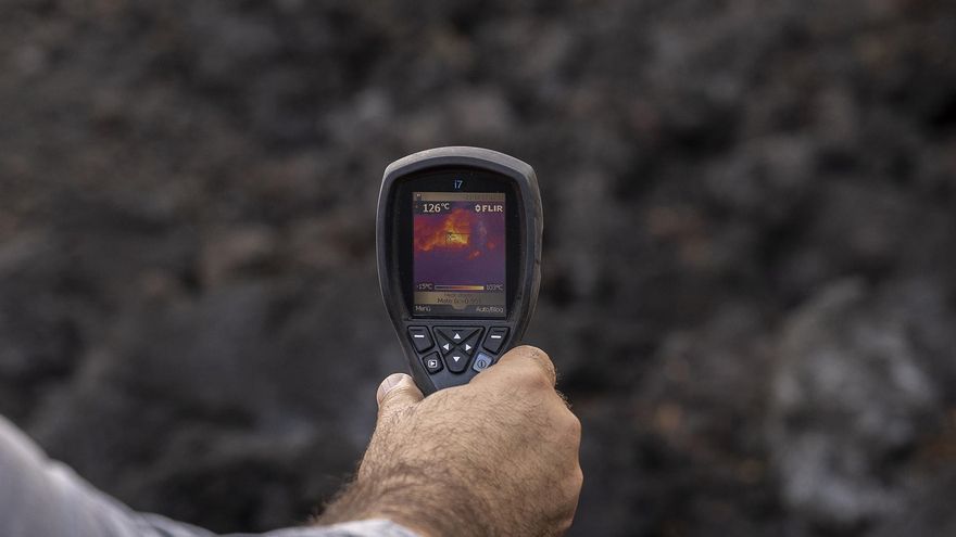 Los bordes de las coladas de Cumbre Vieja alcanzan hasta 500 grados de temperatura