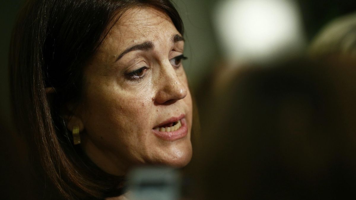 El PSOE cree que Montoro no ha dado "explicaciones suficientes" sobre el informe de la infanta y eso le "incapacita"