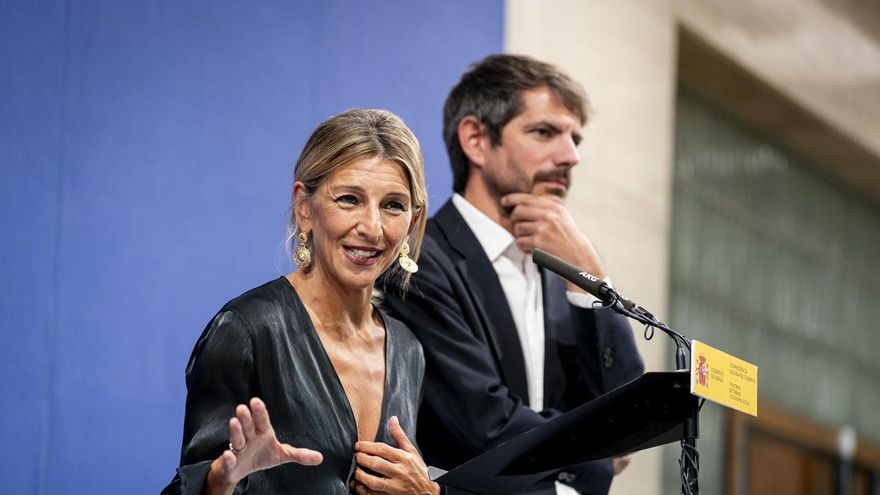 La vicepresidenta segunda del Gobierno, Yolanda Díaz, junto al ministro de Cultura, Ernest Urtasun.