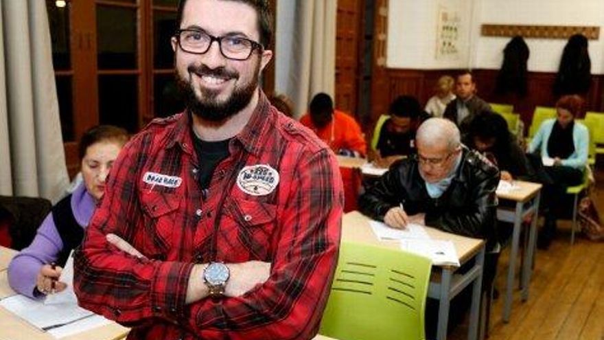 Carlos S. Campillo / ICAL Mario de la Fuente, profesor del Curso de Español para Inmigrantes de la Fundación Sierra Pambley