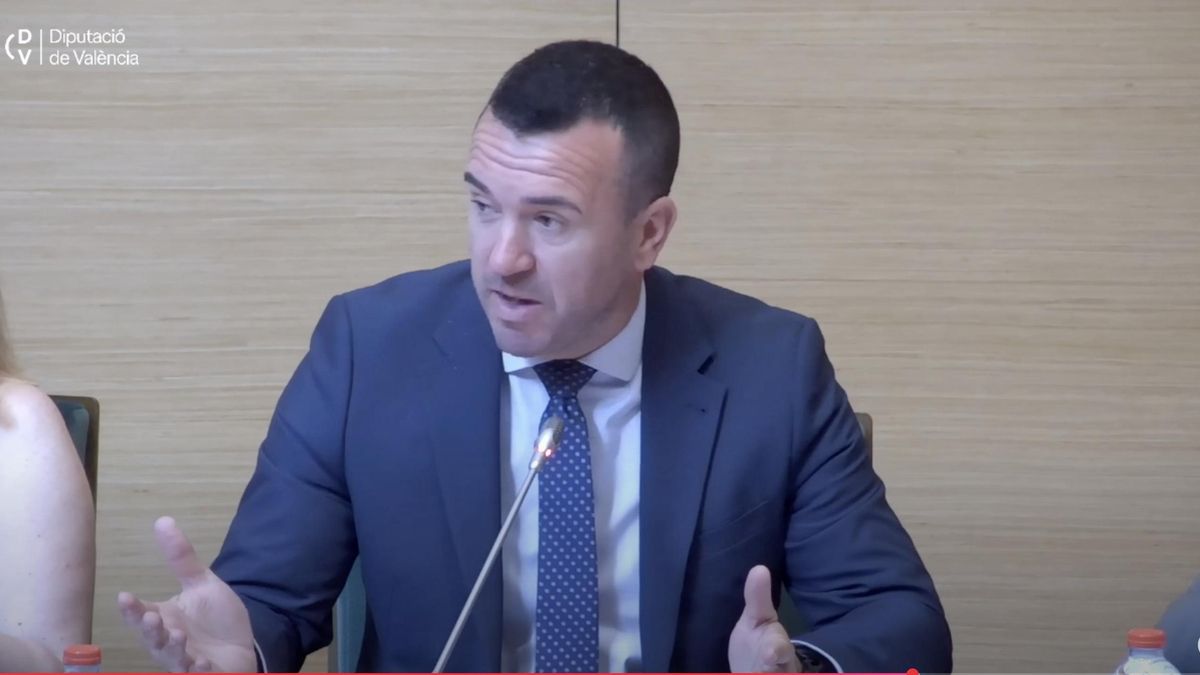 El presidente de la Diputación de Valencia, Vicent Mompó, en la comisión de estudio de la DANA.