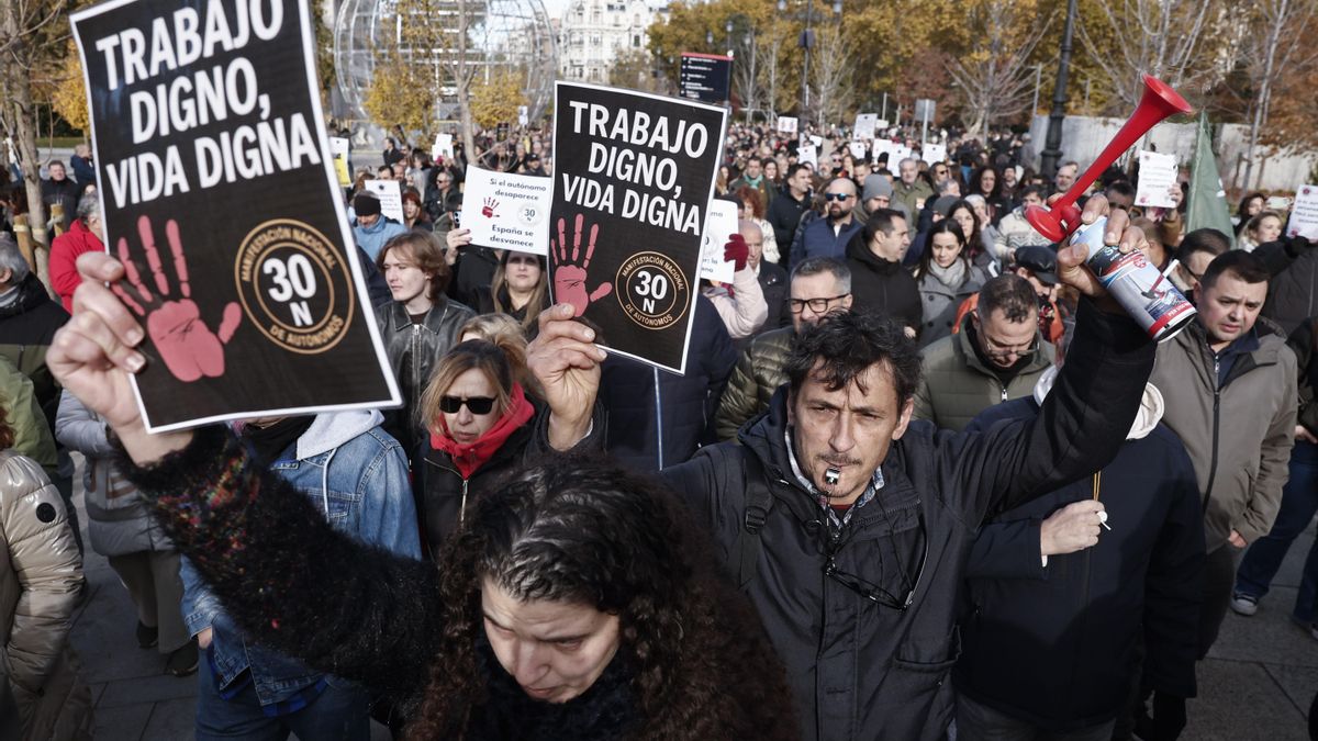 Los autónomos denuncian que viven una "injusticia": "Nos exprimen como limones, ya no podemos más"