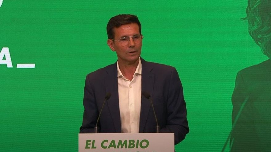 El portavoz del PSOE-A, Francisco Cuenca, en rueda de prensa en la sede regional del PSOE-A en Sevilla.