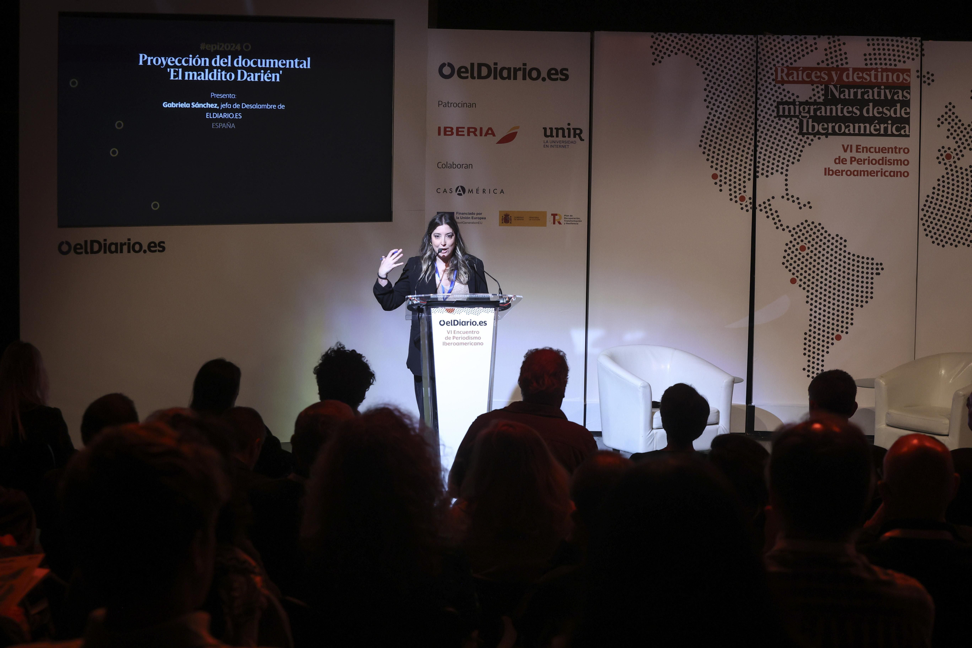 Gabriela Sánchez, jefa de Desalambre, presenta el documental  'El maldito Darién'