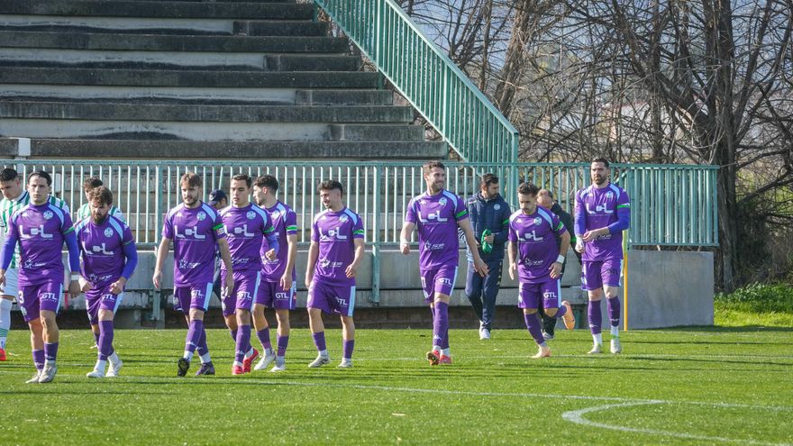 El antídoto del Ciudad de Lucena contra su propia maldición: liderato y pólvora