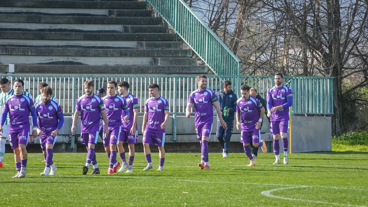 El antídoto del Ciudad de Lucena contra su propia maldición: liderato y pólvora