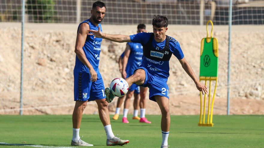 El CD Tenerife se mide al Elche en un nuevo compromiso de pretemporada