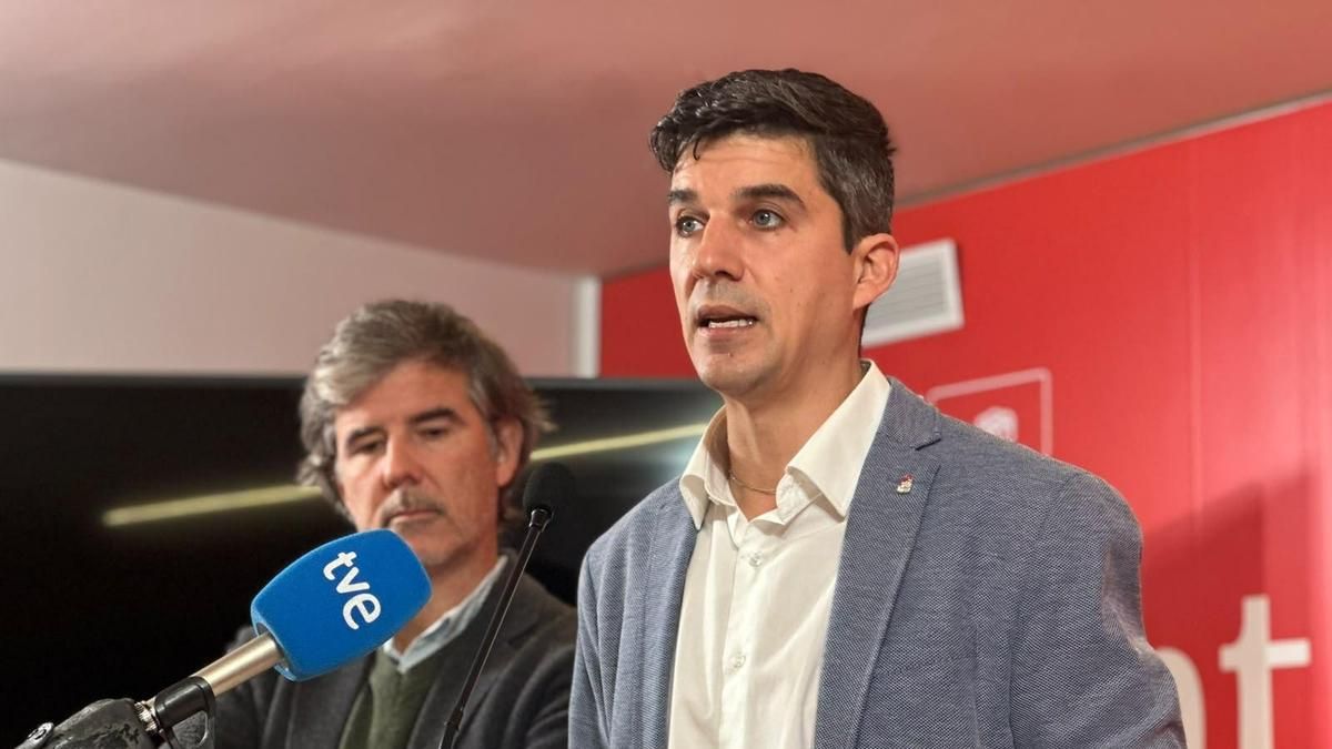 El PSOE propone el 'Plan Vive-Comercio' para recuperar viviendas y locales vacíos en el centro de Santander