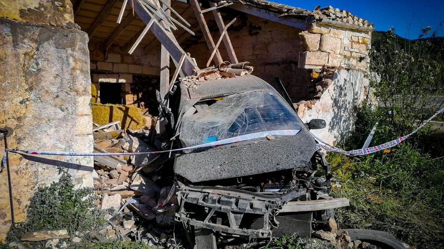 "He tenido un camión siniestrado dentro de casa": el drama de vivir al lado de la carretera