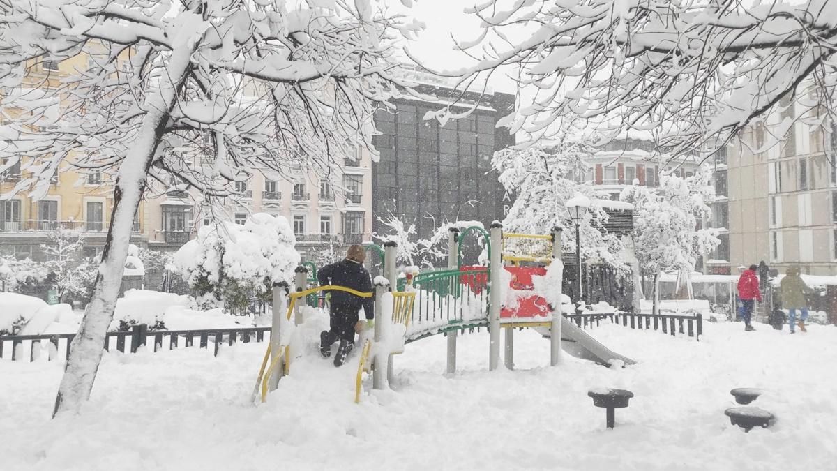 Zona infantil en Pedro Zerolo