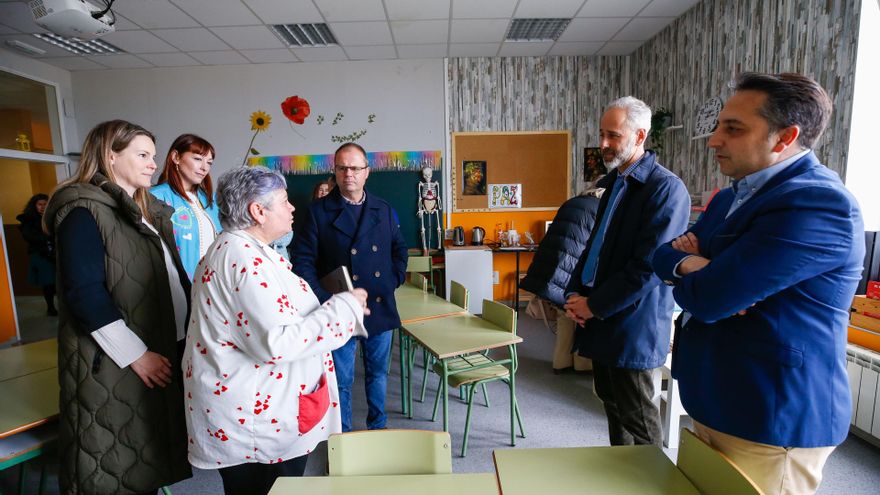 Visita del consejero al CEIP Las Dunas en Piélagos.