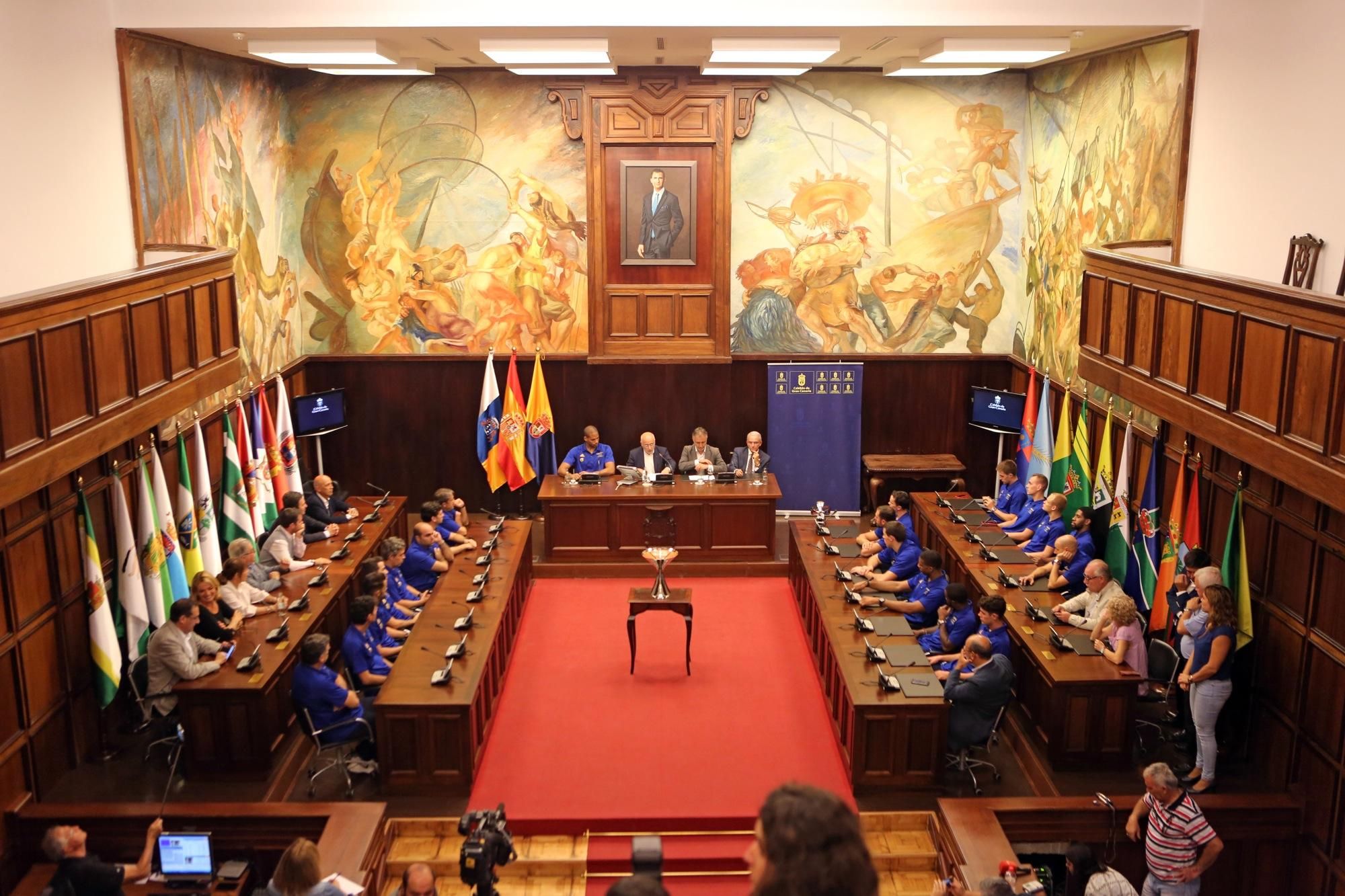 La Supercopa en el interior del Cabildo de Gran Canaria.