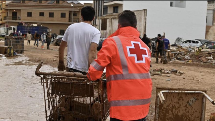 “La mafia roja”: la ultraderecha difunde miles de mensajes de odio en redes sociales para desacreditar a la Cruz Roja