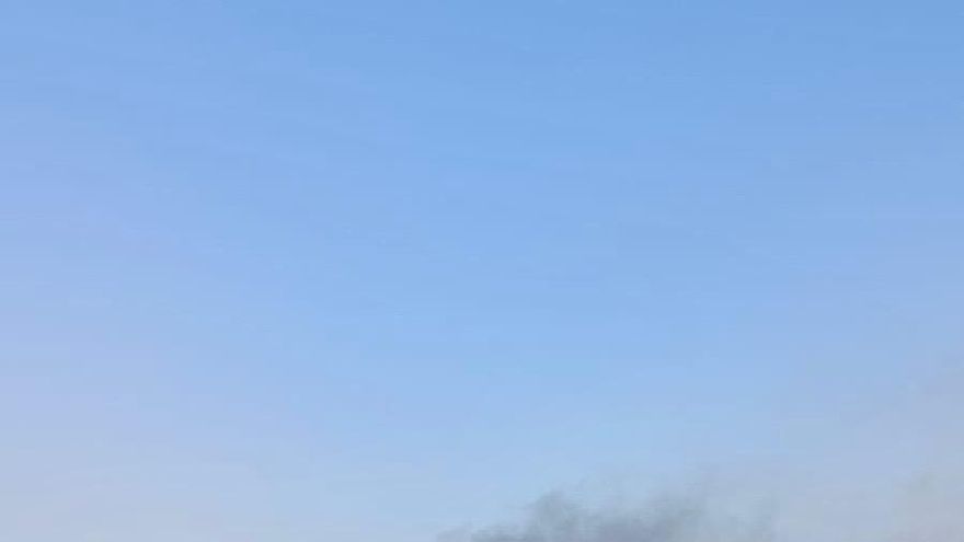 Los bomberos controlan el incendio en una fábrica en Casalarreina