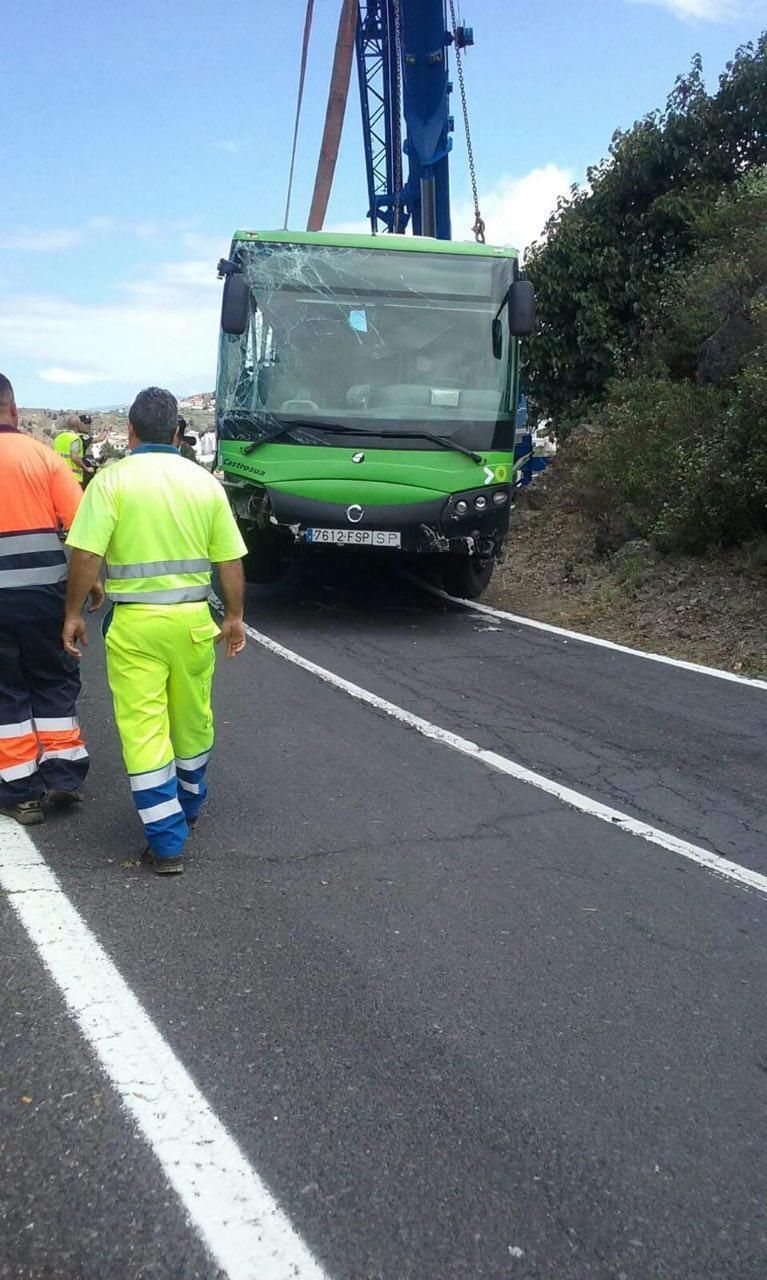Accidente de una guagua en Icod de los Vinos.