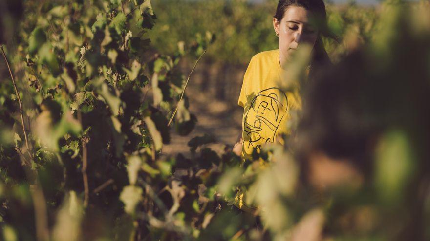 'María de la Recueja' desafía todos los tópicos: mujer, joven, emprendedora en la España despoblada y viticultora