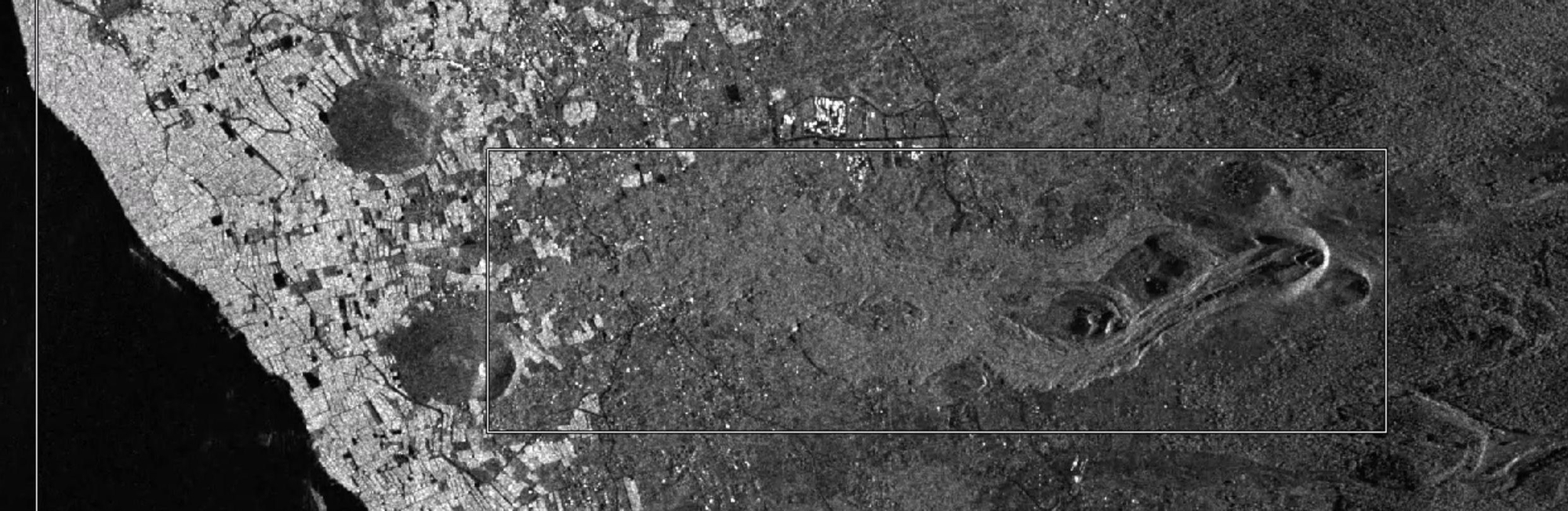 Imágenes captadas por el satélite español Paz de la lava bajando hacia la costa