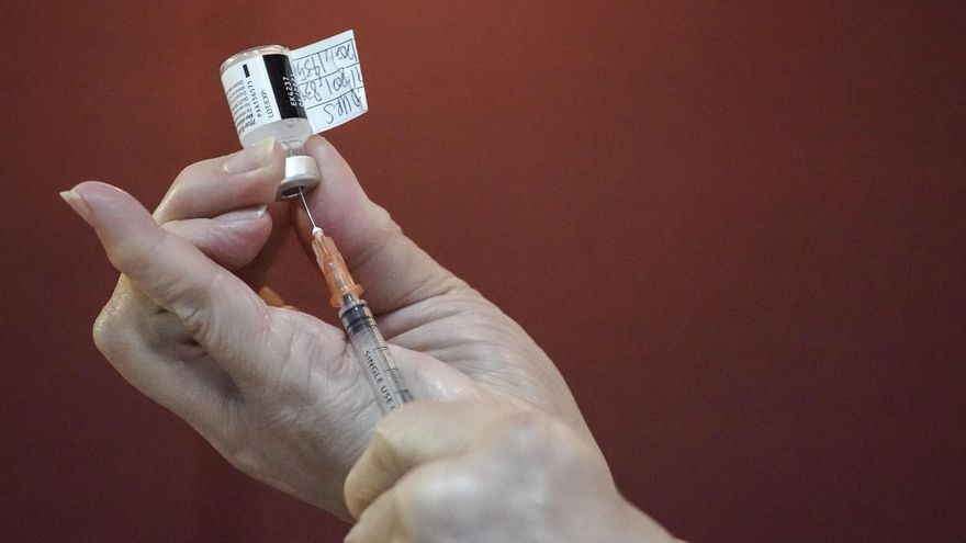 Singapur ofrecerá vacunas de refuerzo por la covid-19 a personas vulnerables EFE/EPA/WALLACE WOON/Archivo