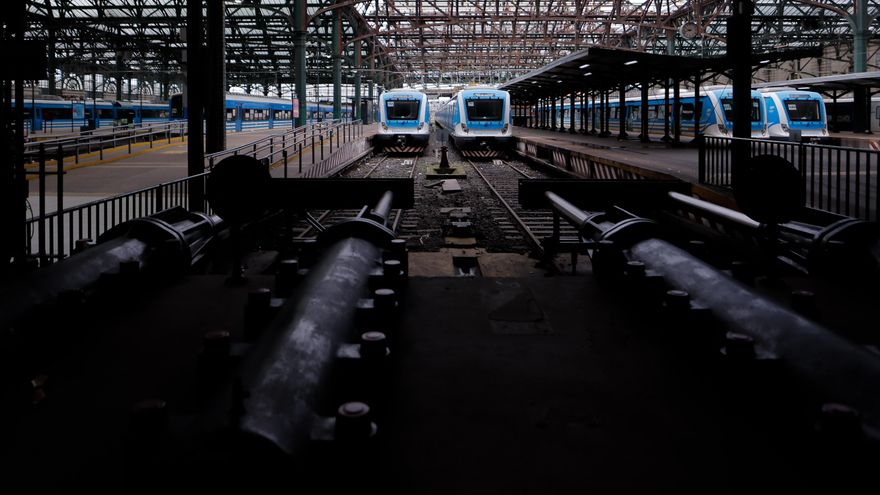 Alta participación en la tercera huelga general contra Milei: "Tiene que apagar la motosierra"