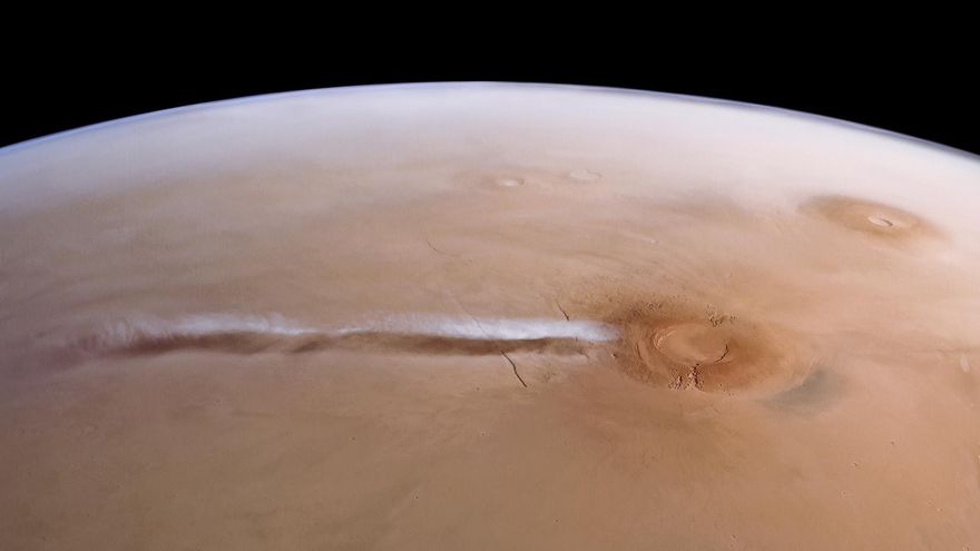 La gigantesca nube que se forma sobre Marte es aún más rara de lo esperado: “Algo así se consideraba imposible”