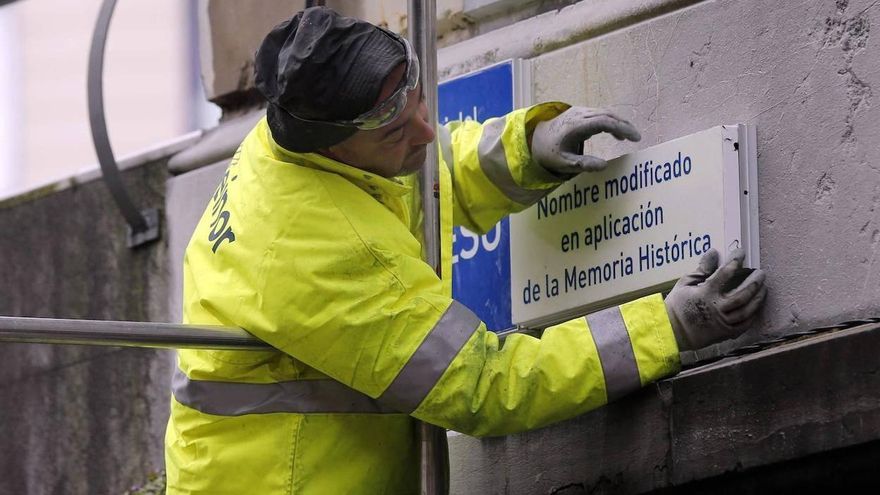 Cambia Avilés prepara un lavado de cara al callejero para borrar el pasado franquista de la Villa del Adelantado