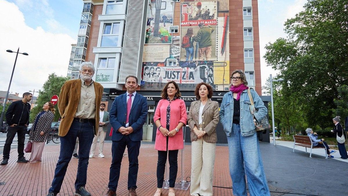 El barrio de Zaramaga de Vitoria recupera el mural de homenaje a las víctimas del 3 de marzo de 1976