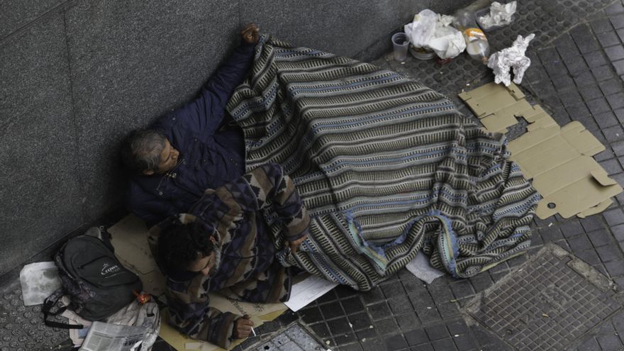 Por el frío extremo en CABA, piden llamar a la línea 108 para asistir a personas en situación de calle