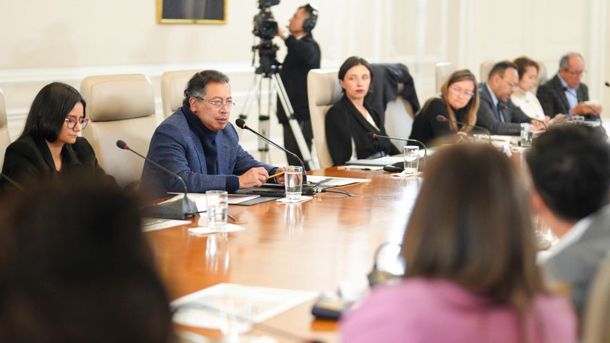 El presidente de Colombia dice que Estados Unidos le retiró la visa