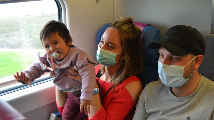 Sebastian, Sofia y la pequeña Sofia, durante el viaje Málaga - Granada | N.C.