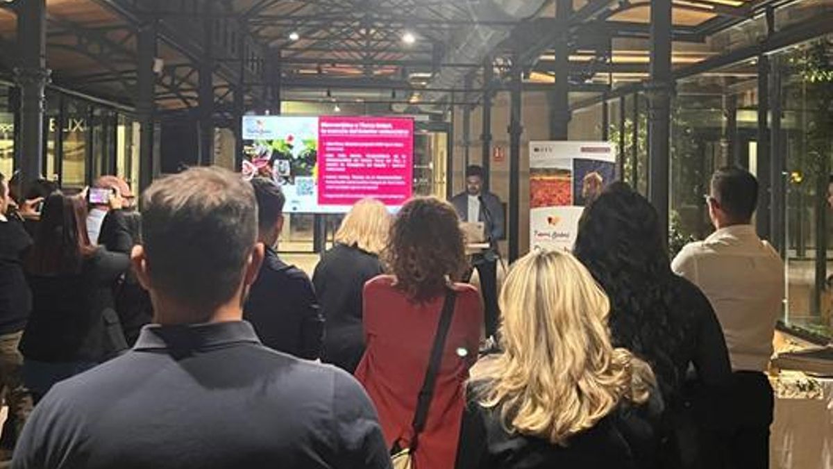 Tierra Bobal acerca su esencia al público valenciano en un encuentro exclusivo en el Mercado del Grao