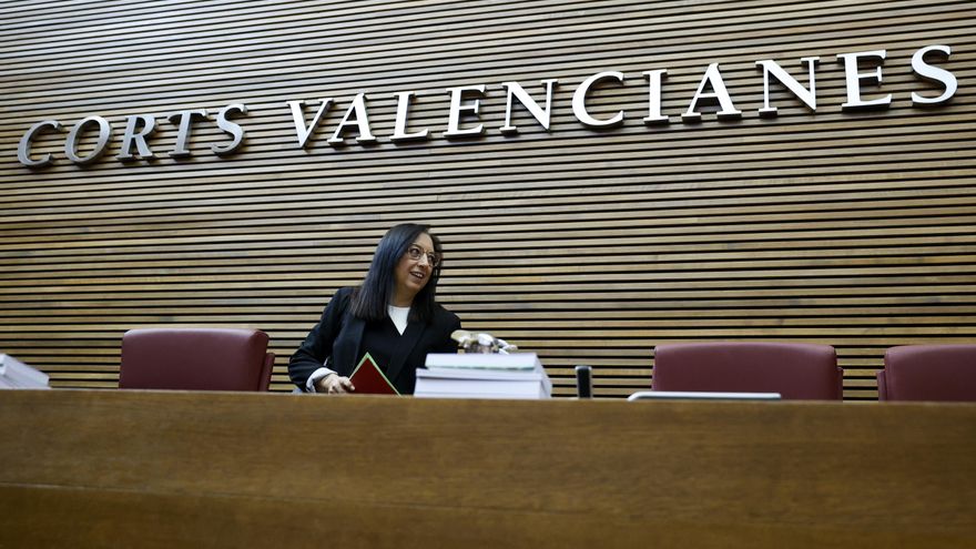 La presidenta de Les Corts, Llanos Massó, durante el Debate parlamentario de Política General.