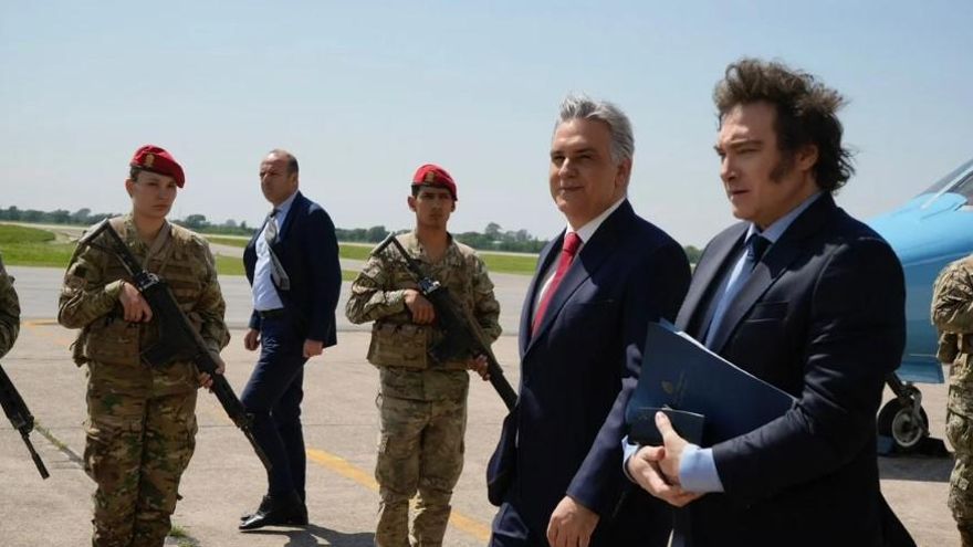 Ante el círculo rojo, Milei criticó a Raúl Alfonsín: “Lo muestran como el padre de la democracia y fue partidario de un golpe”