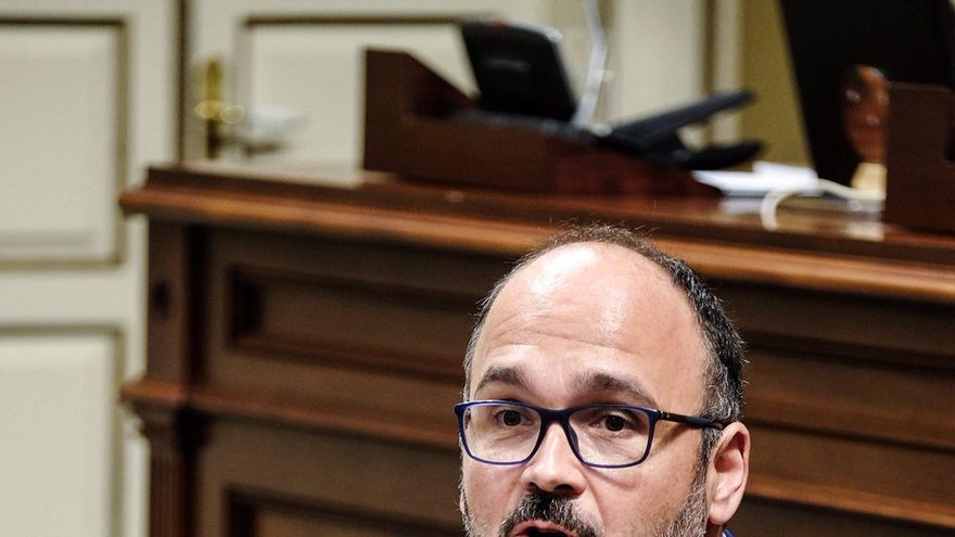 El consejero de Transición Ecológica defiende que en Canarias es más fácil cumplir con el decreto de ahorro energético