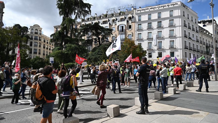 Los interinos se manifiestan en Madrid para pedir estabilidad laboral