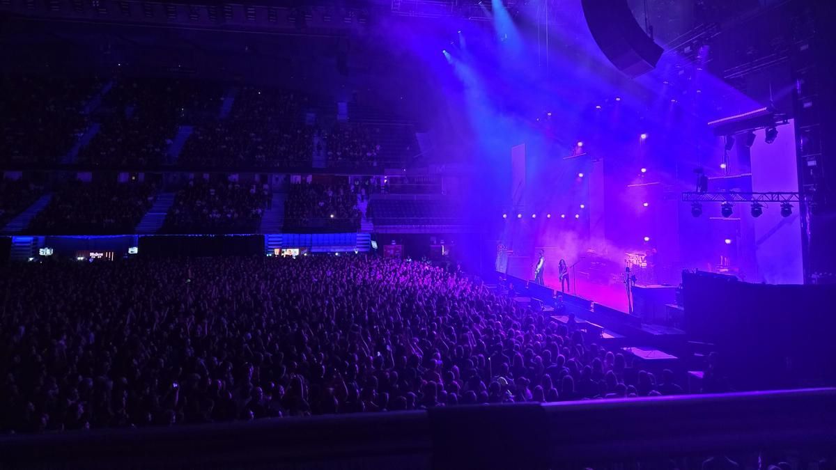 Placebo obliga a sus fans a guardar los móviles para volver a 1996
