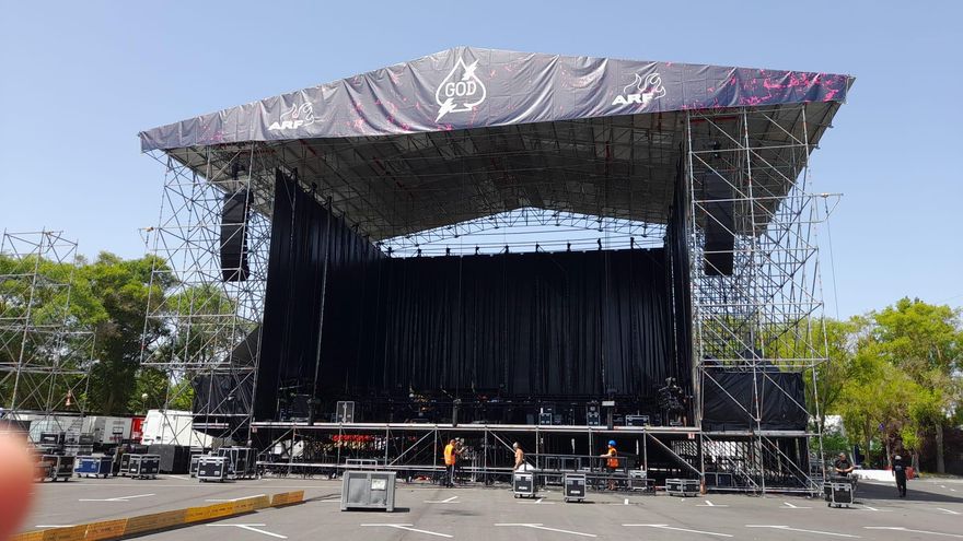 La jornada inaugural del Azkena Rock Festival espera a 15.000 personas y a las primeras once bandas