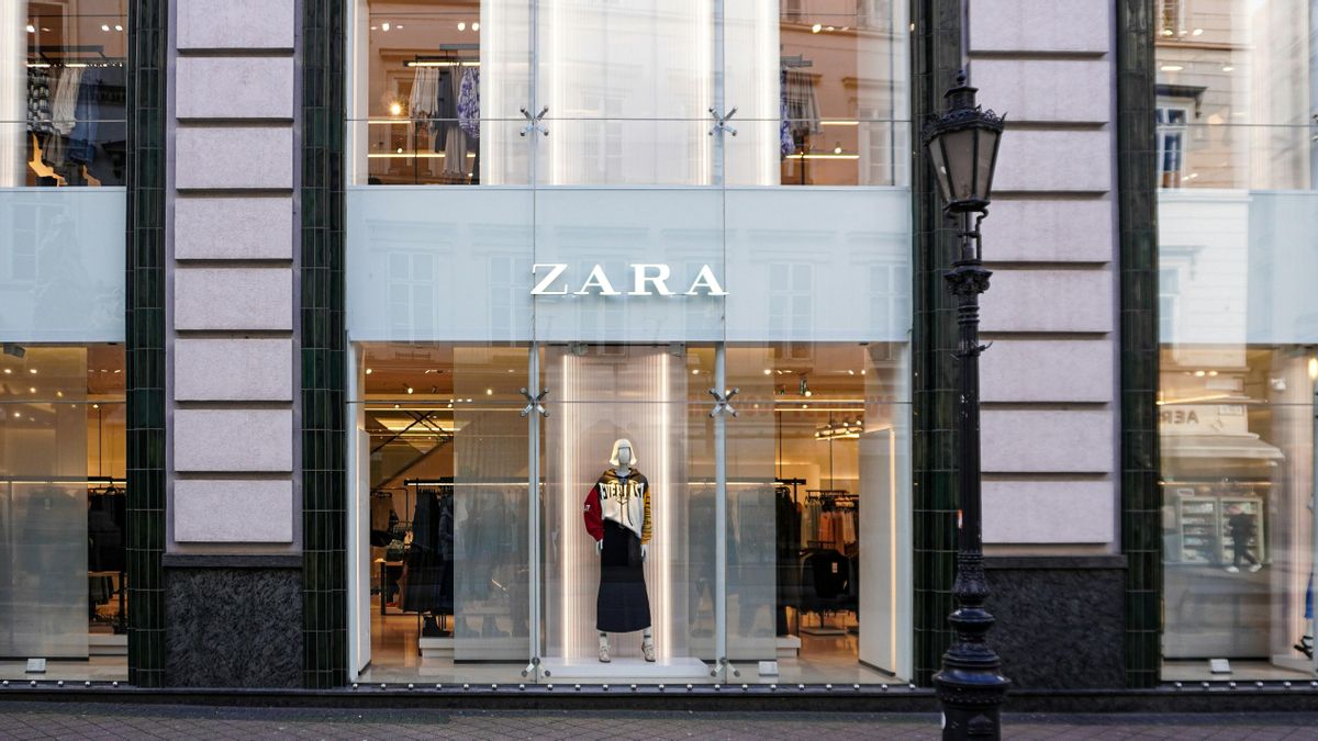 La española Zara anunció que baja las persianas de 136 tiendas en el mundo.
