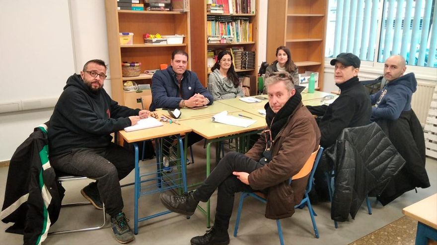 Directores de colegios, AMPAS y porteros denuncian la falta de este personal en 13 centros de Córdoba