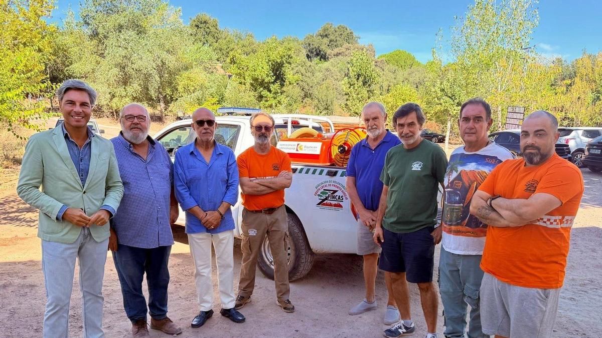 La Diputación mejora la dotación de material del Grupo Local de Pronto Auxilio Siete Fincas con un convenio