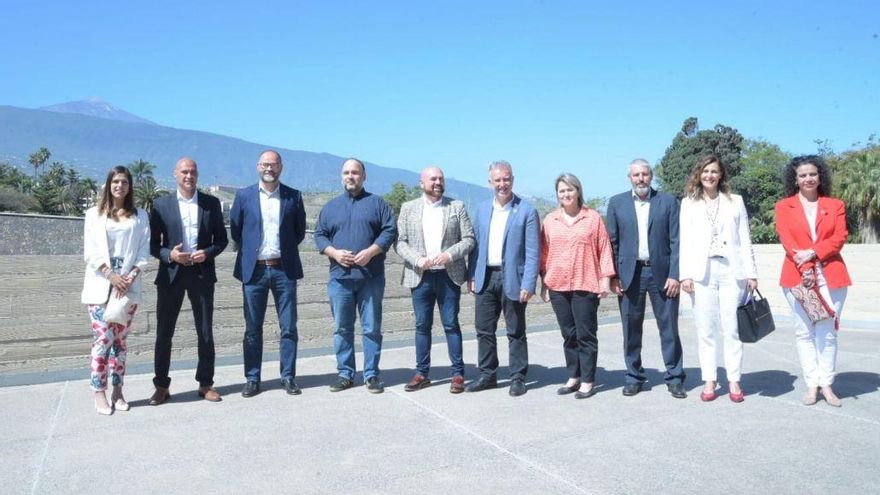 Canarias ha creado en un año 120.000 puestos de trabajo, el doble que la Comunidad de Madrid