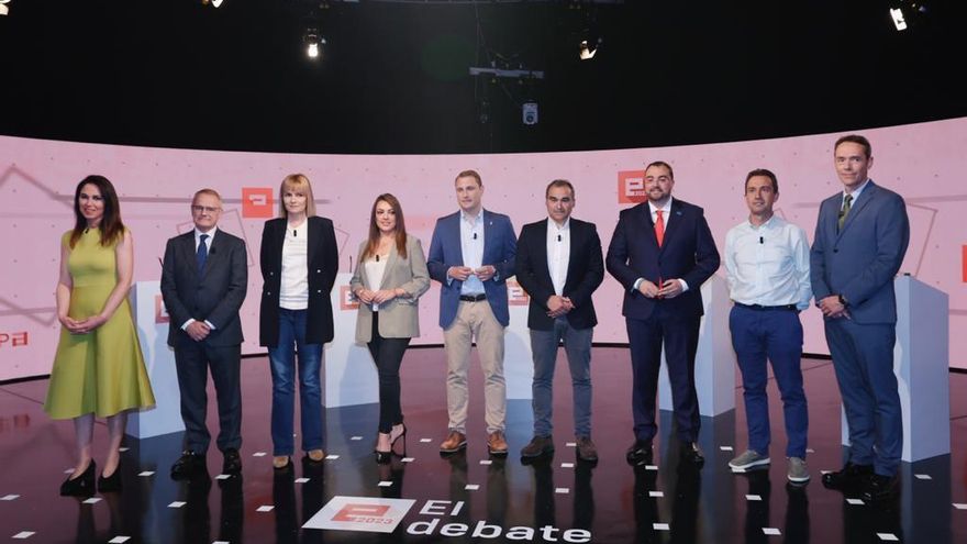 Sólo la oficialidad del asturiano anima un debate electoral en el que a los candidatos les ha costado tomar la palabra