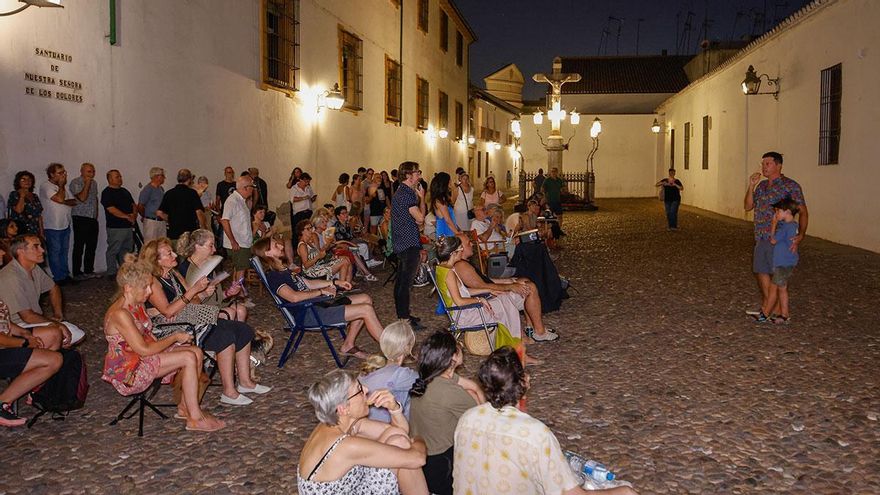Una cuarta convocatoria ciudadana lleva la defensa de los cines de verano a la plaza de Capuchinos